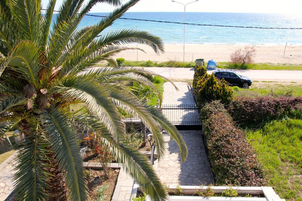 Beach Front Villa Nea Kallikrateia Экстерьер фото