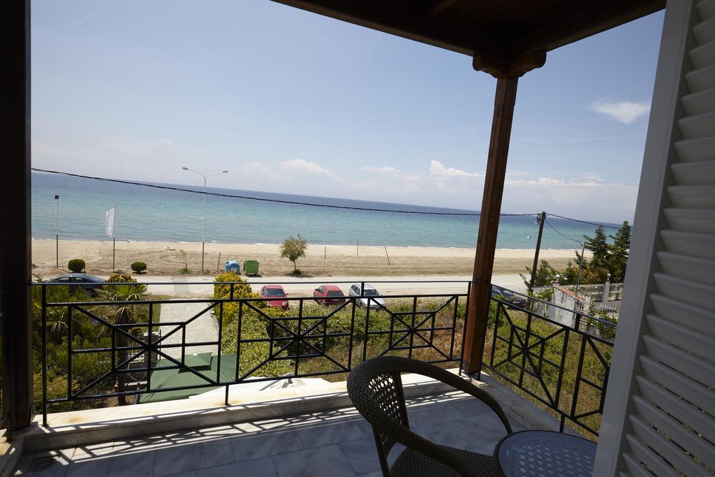 Beach Front Villa Nea Kallikrateia Экстерьер фото