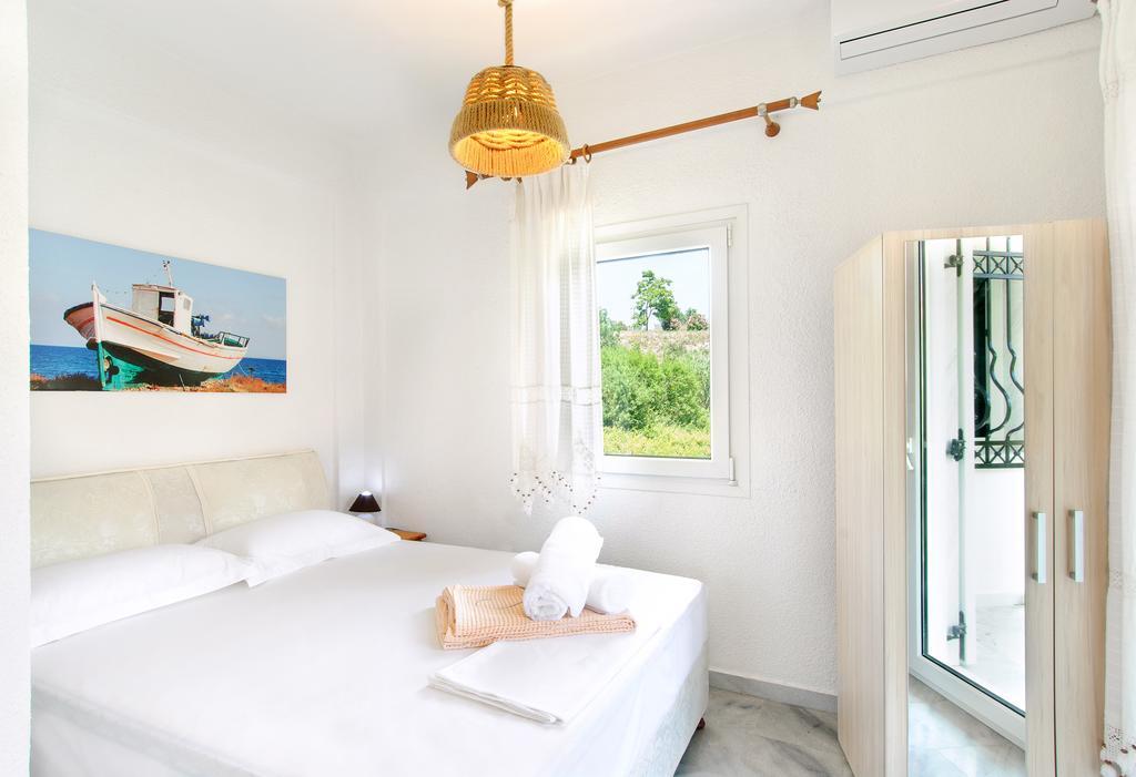 Beach Front Villa Nea Kallikrateia Экстерьер фото